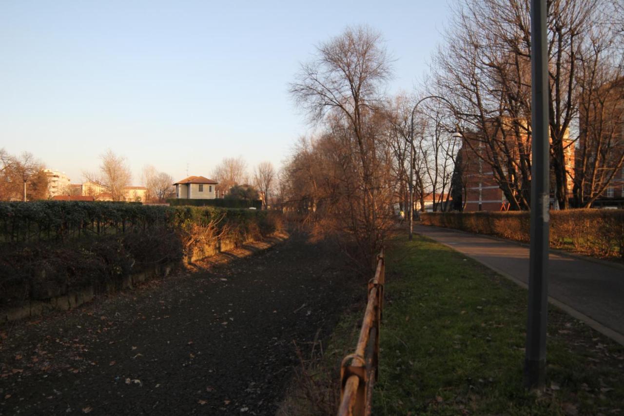 Milano: Accogliente Appartamento In Zona Comoda Bagian luar foto
